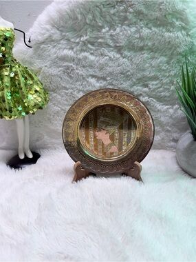 Egyptian Brass Wall Plate in Gold & Brown w Wood Stand Vintage 🔥